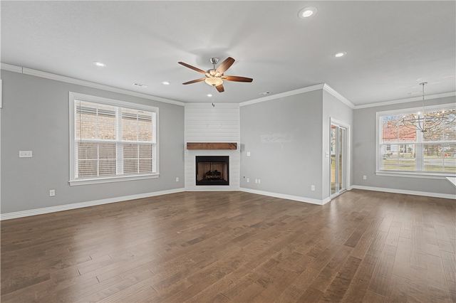 2190 N Woodlark Lane, Fayetteville, AR 72704