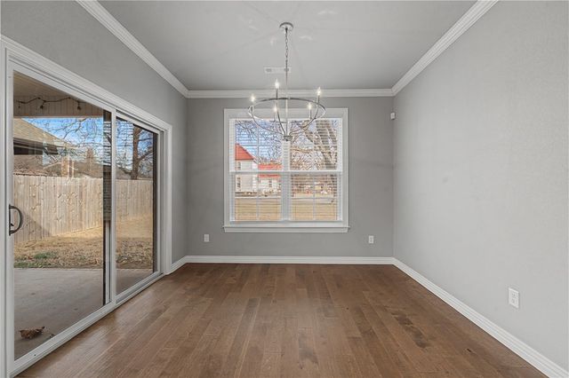 2190 N Woodlark Lane, Fayetteville, AR 72704