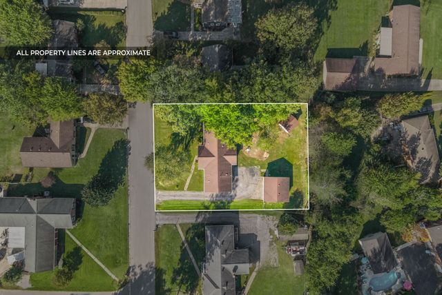 2153 N Meadow Dr, Clarksville, TN 37043