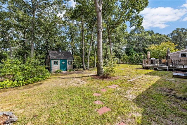 76 Blackthorn Road, Marstons Mills, MA 02648