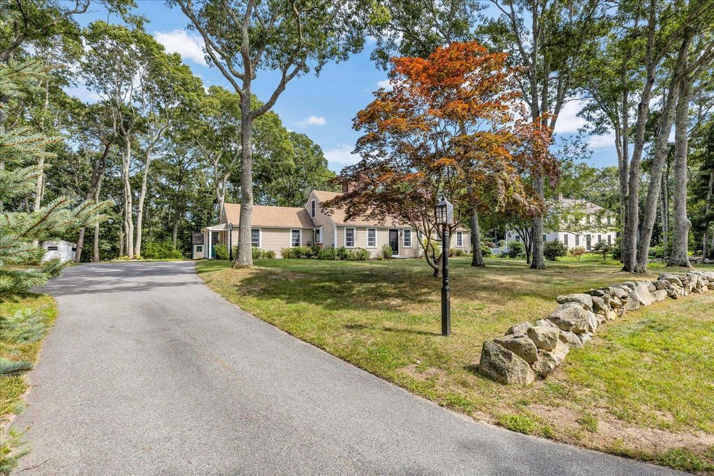 76 Blackthorn Road, Marstons Mills, MA 02648