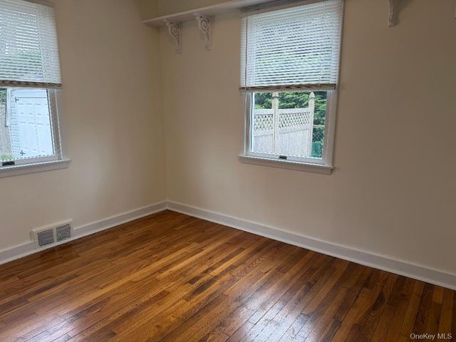 17 Eastover Road, Sayville, NY 11782