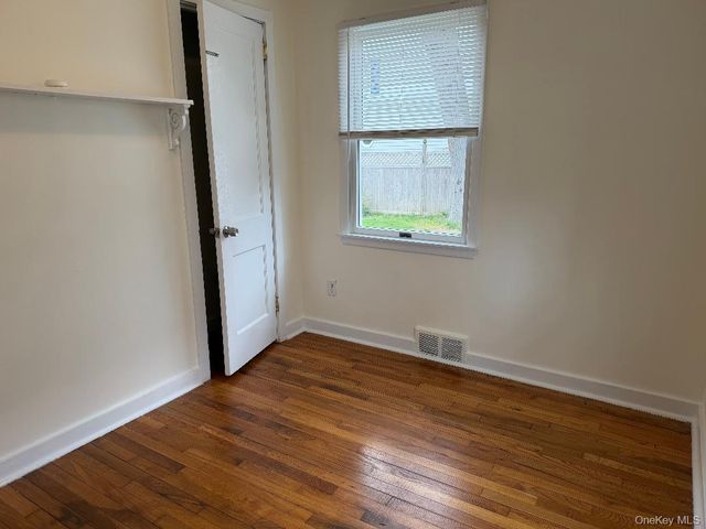 17 Eastover Road, Sayville, NY 11782