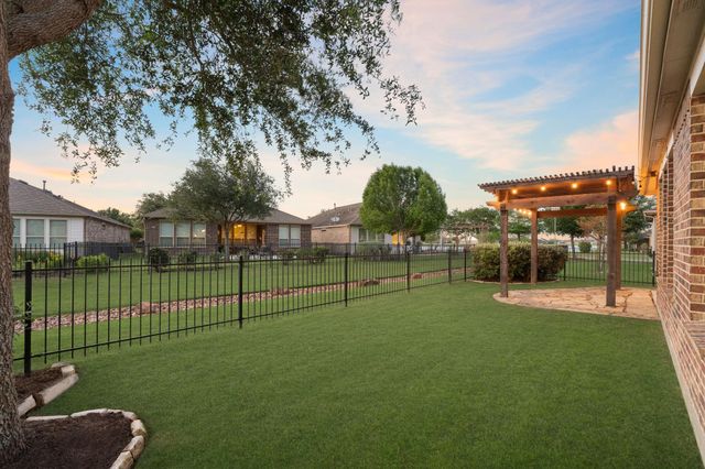 606 Pinyon Court, Richmond, TX 77469