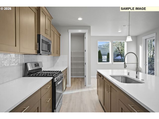 2829 Nw Rhododendron, Estacada, OR 97023