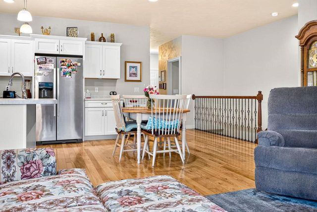 1581 REDWING DRIVE, Neenah, WI 54956