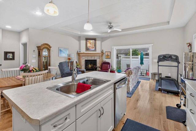 1581 REDWING DRIVE, Neenah, WI 54956