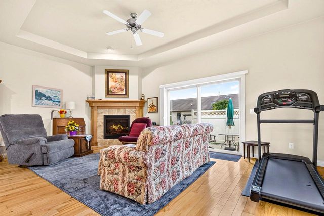 1581 REDWING DRIVE, Neenah, WI 54956