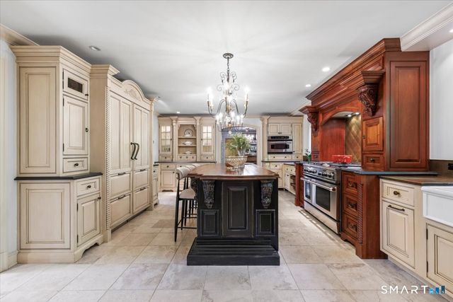 83 Long Lots Road, New Canaan, CT 06840