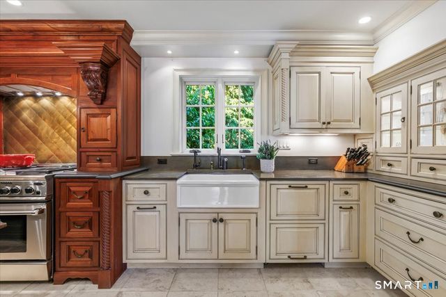 83 Long Lots Road, New Canaan, CT 06840