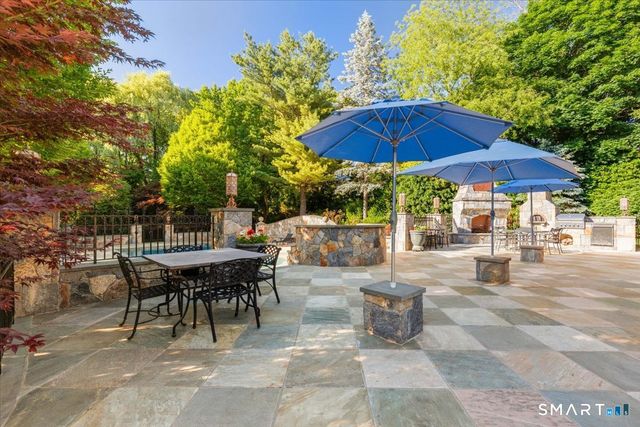 83 Long Lots Road, New Canaan, CT 06840
