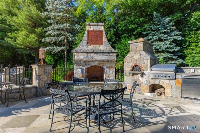 83 Long Lots Road, New Canaan, CT 06840