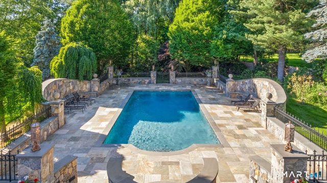 83 Long Lots Road, New Canaan, CT 06840