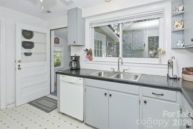 261 Forest Hill Drive, Asheville, NC 28803