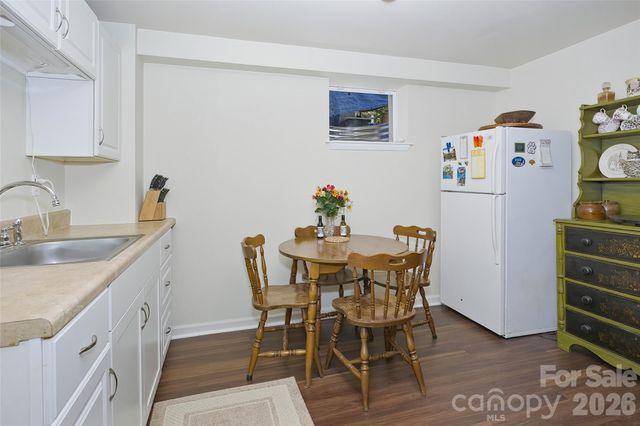 261 Forest Hill Drive, Asheville, NC 28803