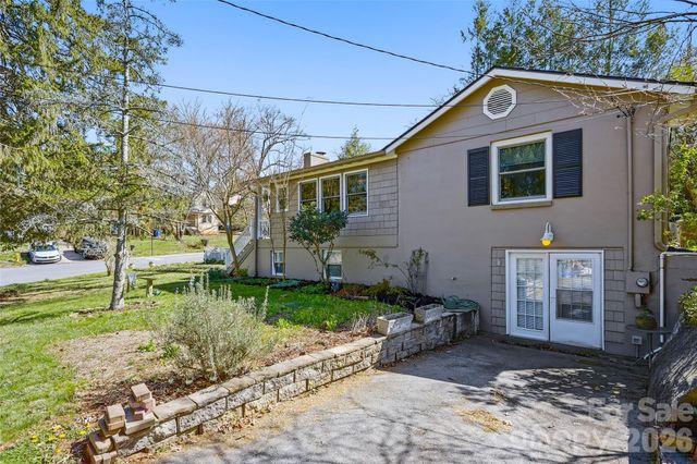 261 Forest Hill Drive, Asheville, NC 28803