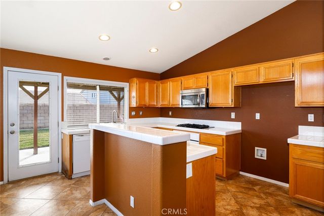 40508 Fieldcrest, Palmdale, CA 93551