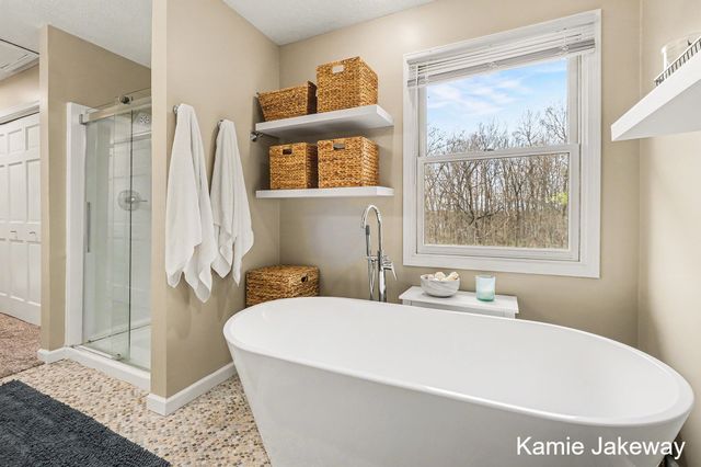 10858 Wildwood Drive, Eureka Twp, MI 48838