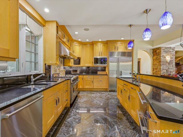 76 Sachem Head Road, Guilford, CT 06437