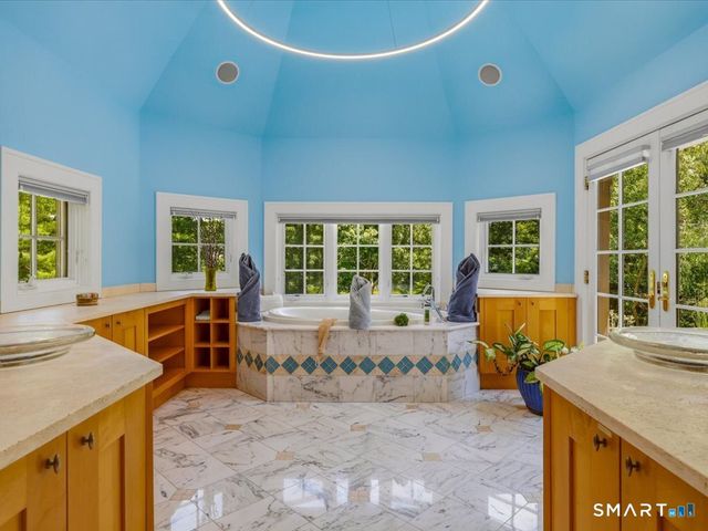 76 Sachem Head Road, Guilford, CT 06437
