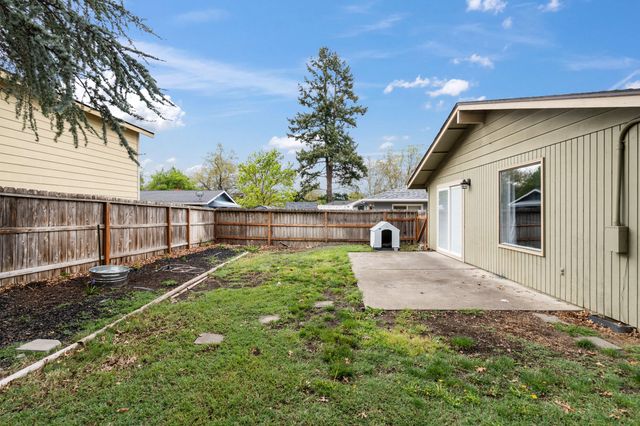317 Highland Drive, Medford, OR 97504