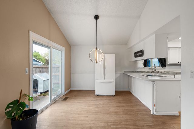 317 Highland Drive, Medford, OR 97504