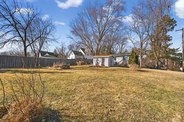 30620 Akerson Street, Lindstrom, MN 55045