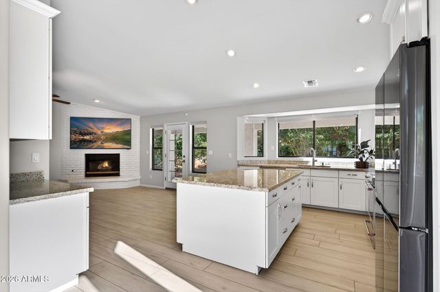 2241 E HERMOSA VISTA Drive, Mesa, AZ 85213