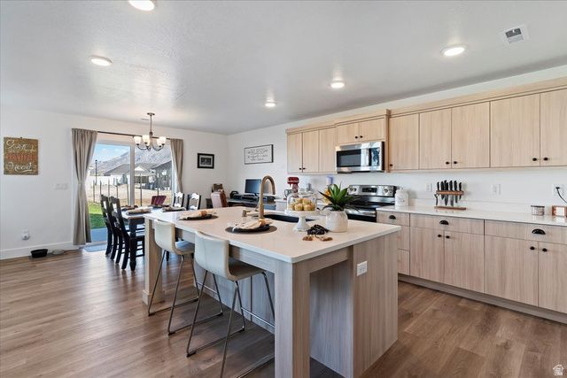 2440 W 2900 N, Farr West, UT 84404