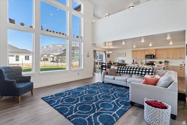 2440 W 2900 N, Farr West, UT 84404