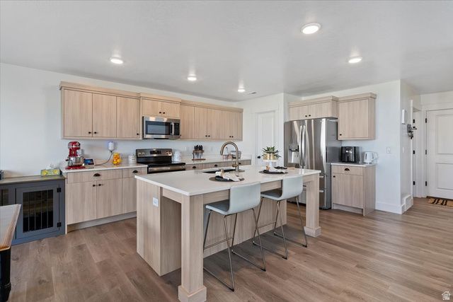 2440 W 2900 N, Farr West, UT 84404