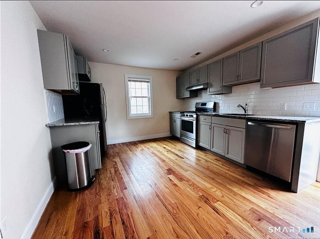 31 Brainerd Street 2, Branford, CT 06405