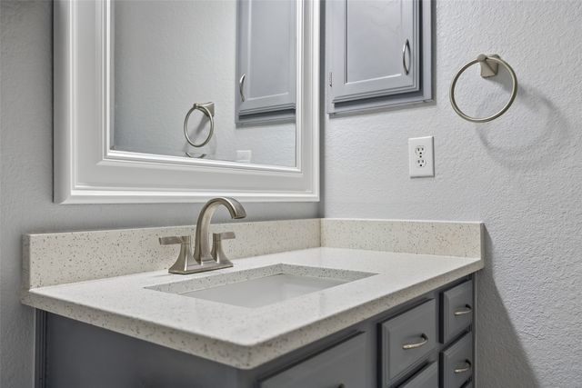 1902 Cheshire Drive, Grapevine, TX 76051
