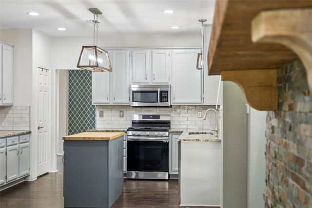 1902 Cheshire Drive, Grapevine, TX 76051