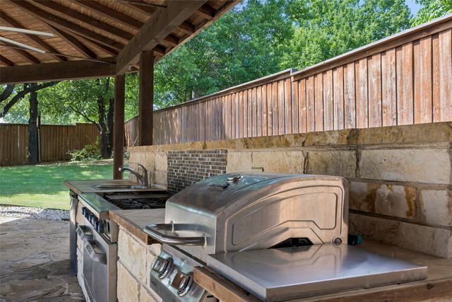 1902 Cheshire Drive, Grapevine, TX 76051