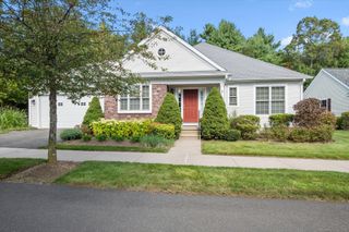 1 Ashton Circle 1, Simsbury, CT 06070
