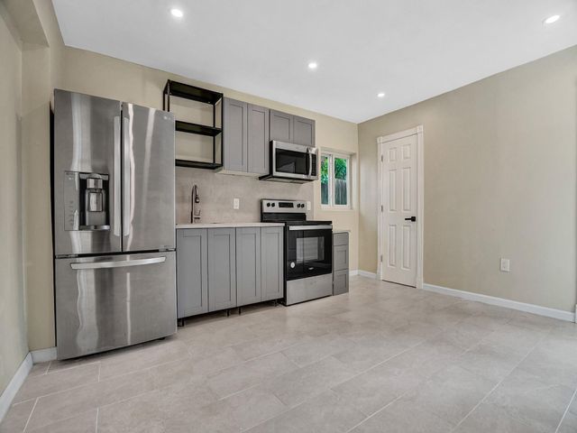 2442 Garfield Street 4, Hollywood, FL 33020