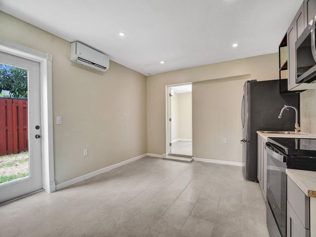 2442 Garfield Street 4, Hollywood, FL 33020