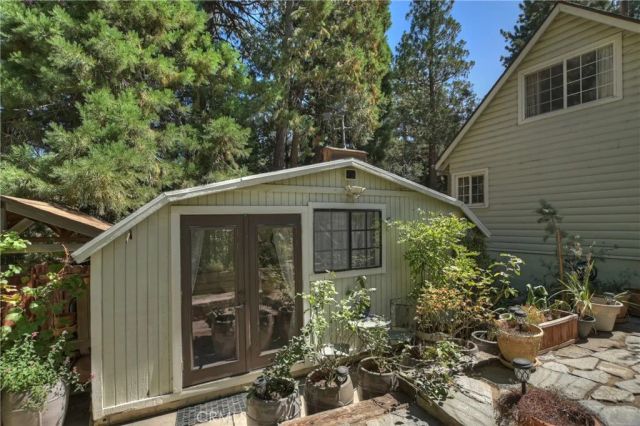 22911 Crest Forest Drive, Crestline, CA 92325