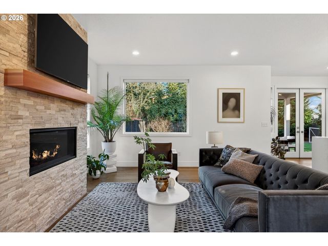 15986 PARKER Rd, Lake Oswego, OR 97035