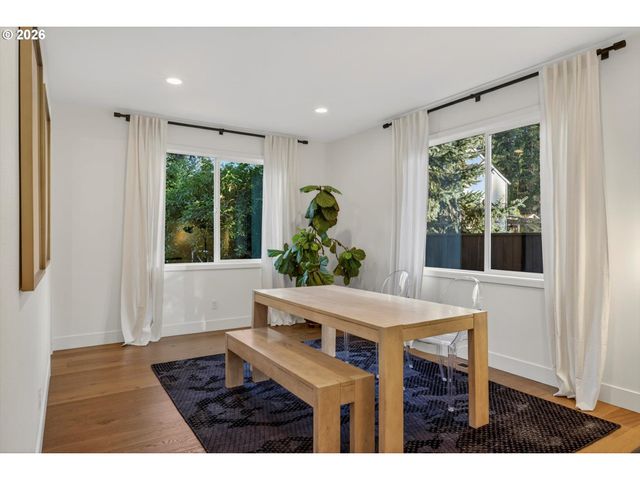 15986 PARKER Rd, Lake Oswego, OR 97035