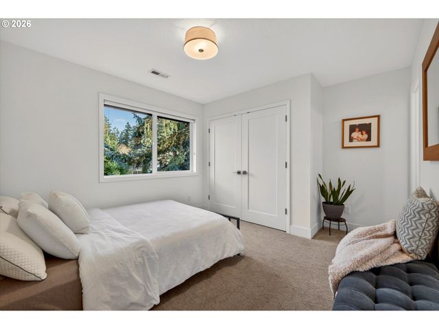 15986 PARKER Rd, Lake Oswego, OR 97035