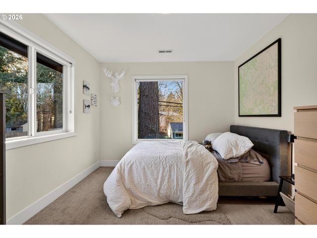 15986 PARKER Rd, Lake Oswego, OR 97035