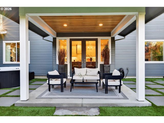 15986 PARKER Rd, Lake Oswego, OR 97035