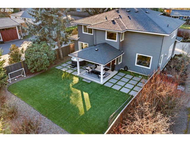 15986 PARKER Rd, Lake Oswego, OR 97035