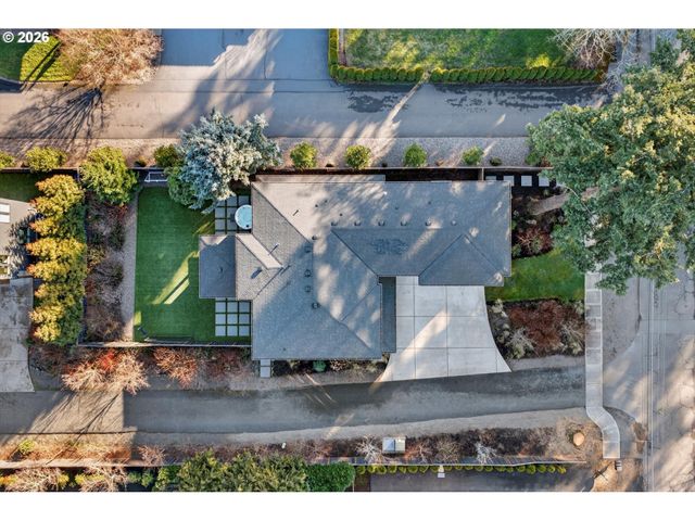 15986 PARKER Rd, Lake Oswego, OR 97035