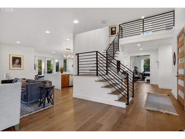 15986 PARKER Rd, Lake Oswego, OR 97035