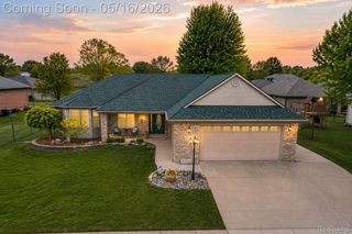 22280 John Deere Lane, Macomb Township, MI 48044