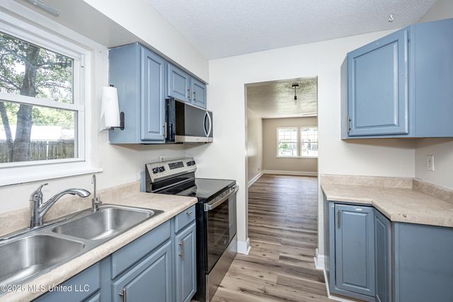 309 Teringo Circle, Ocean Springs, MS 39564