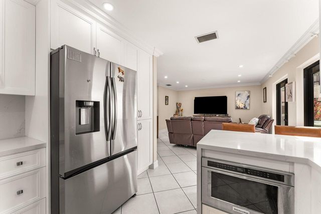 2116 Austin, Weston, FL 33326